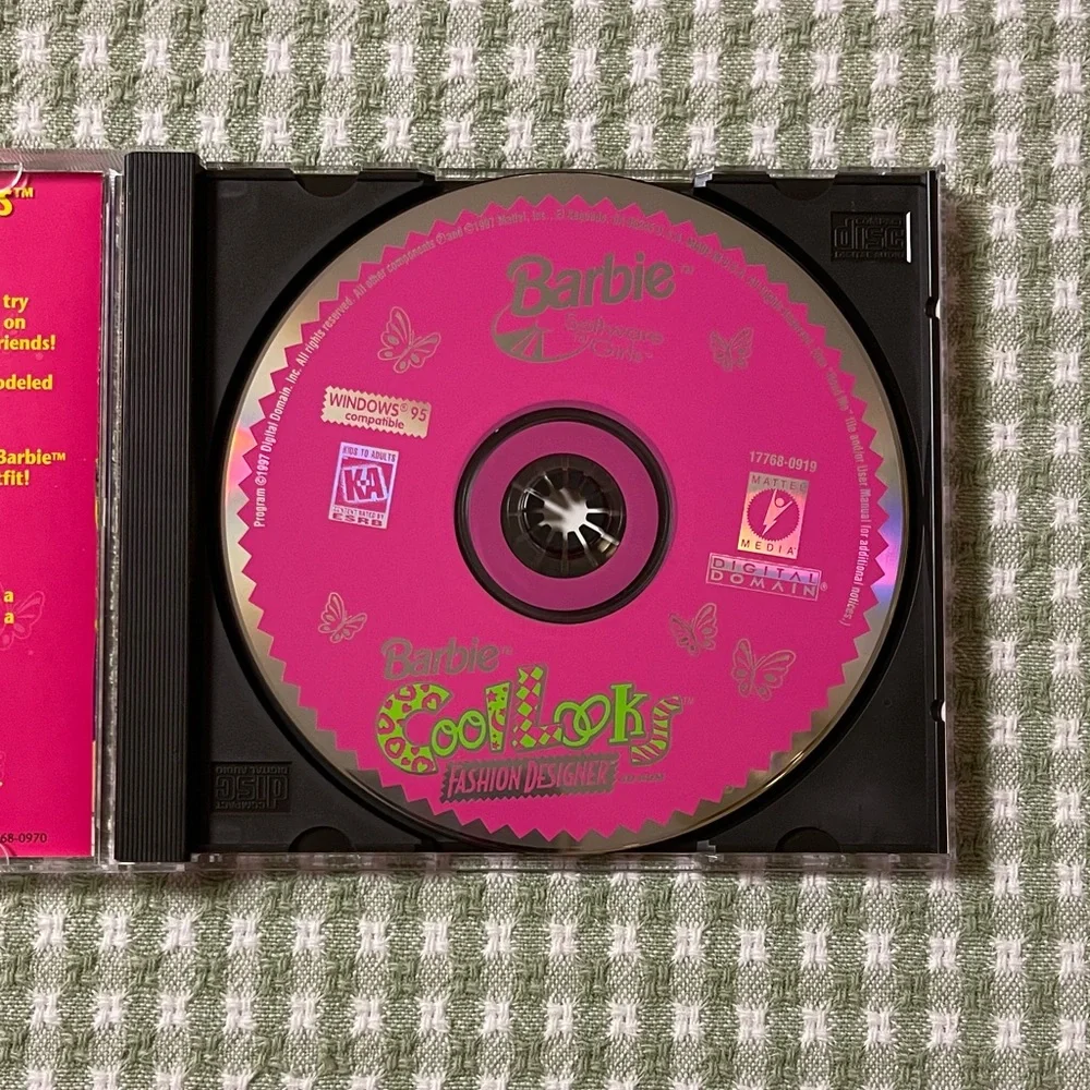 Barbie Cool Looks Fashion Designer CD-ROM (PC, 1996). -COPY